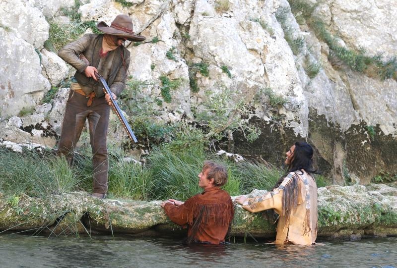 Film o cuvenom indijanskom poglavici Winnetou snima se na lokaciji nacionalnog parka Krka, gdje je prije vise od 50 godina snimana i prva verzija istoimenog filma. Film o cuvenom indijanskom poglavici Winnetou snima se na lokaciji nacionalnog parka Krka, gdje je prije vise od 50 godina snimana i prva verzija istoimenog filma.