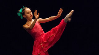 Božićna čestitka plesnog odjela Glazbene škole Blagoje Bersa