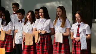 Kazališna udruga “Igrajmo se” predstavila je dramsku igru “Coffee to go” u atriju Gradske knjižnice Zadar