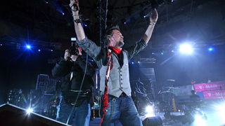 Zagreb, 220410.
U sklopu velike turneje Toleranca tour 2010 i povodom izlaska novog albuma naziva “Toleranca” Zlatan Stipisic Gibonni veceras je u KC Drazen Petrovic odrzao prvi od 2 predvidjena zagrebacka koncerta.
Na slici: Gibonni.
Foto: Neja Markicevi