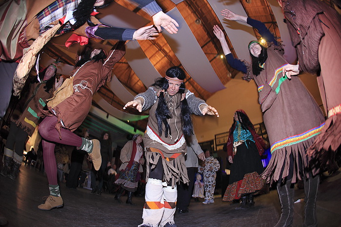 Karneval 2012: Pleme “Crna jama” iz rezervata Stanovi Karneval 2012: Pleme “Crna jama” iz rezervata Stanovi