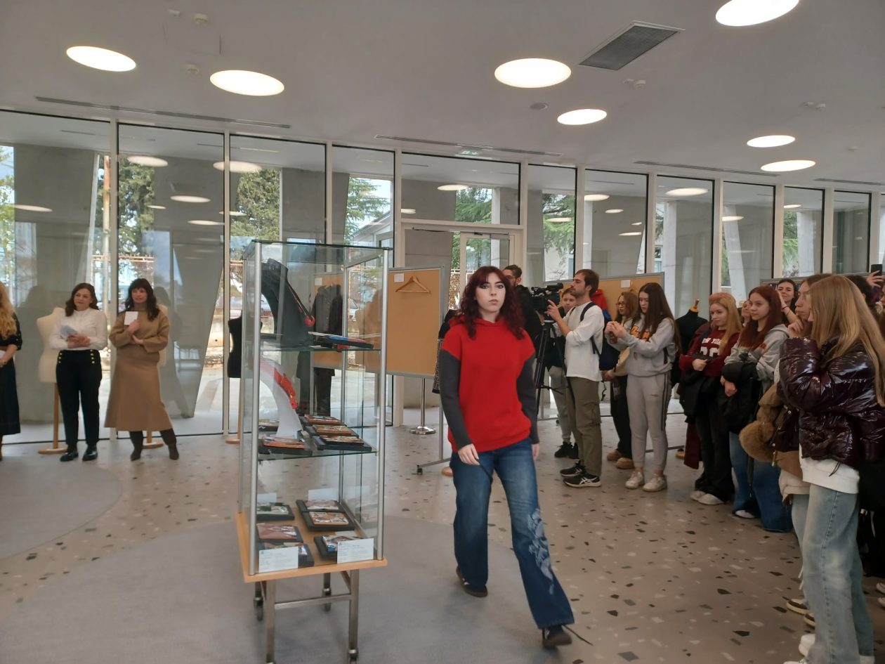 SDPU Zadar modna revija glagoljica