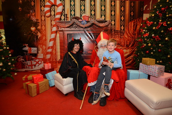 Sveti Nikola u Supernova centru 6. prosinca 2016.  Foto: Iva Perinčić