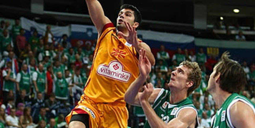 Makedonija – Slovenija, foto: www.eurobasket2011.com Makedonija – Slovenija, foto: www.eurobasket2011.com