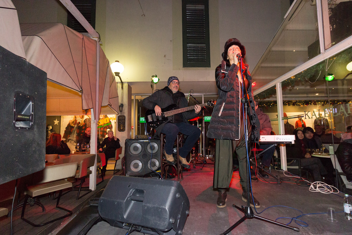 Doček 2017: Najluđa noć na zadarskom Poluotoku privukla više tisuća Zadrana i gostiju Doček 2017: Najluđa noć na zadarskom Poluotoku privukla više tisuća Zadrana i gostiju