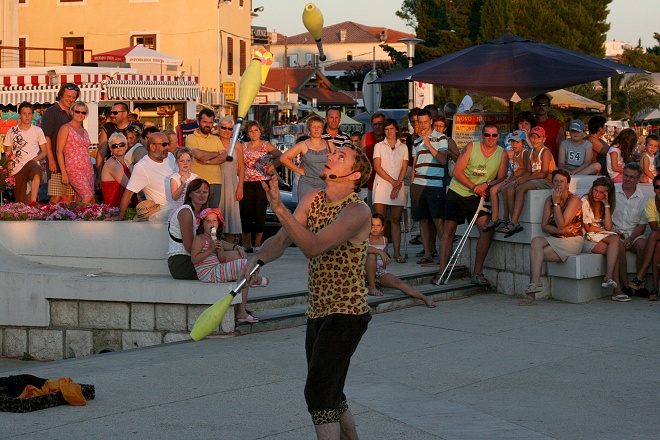 Image 1208365 (auto)