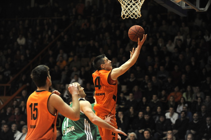 Sibenik ,170213.
Dvorana Baldekin 
Derbi utakmica izmedju GKK Sibenik i Sonik Puntamika Zadar za prvaka A2 Hrvatske kosarkaske lige Jug.
Foto: Niksa Stipanicev / CROPIX