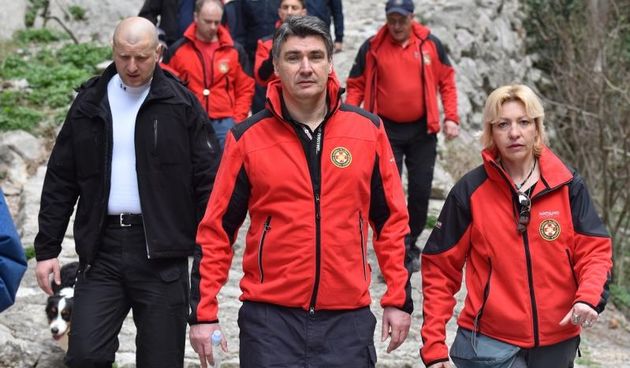 Starigrad Paklenica – Premijer Zoran Milanovic nazocio je pokaznoj vjezbi spasavanja HGSS-a u kanjonu Velike Paklenice. Photo: Dino Stanin/PIXSELL