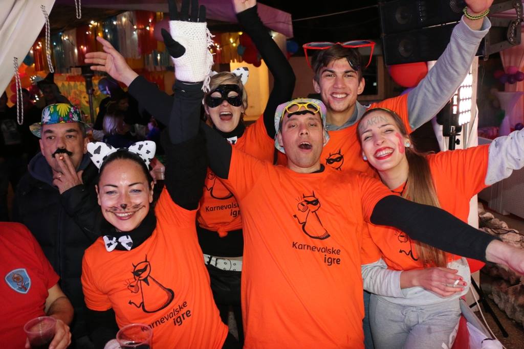 Virske maškare 2017: Karnevalske igre i koncert grupe Vista Virske maškare 2017: Karnevalske igre i koncert grupe Vista