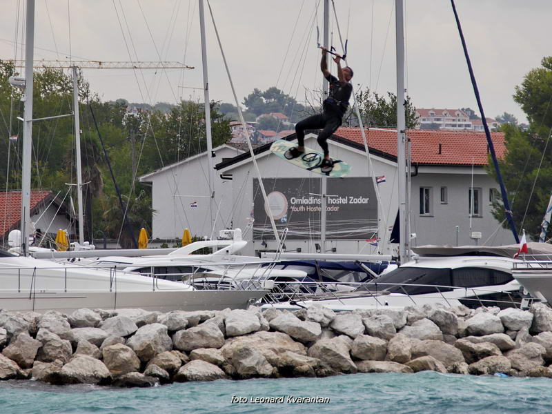 Kiteri i surferi uživali u jakom jugu