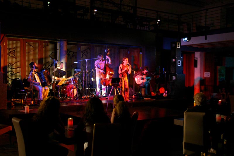 Image 1208833 (auto)