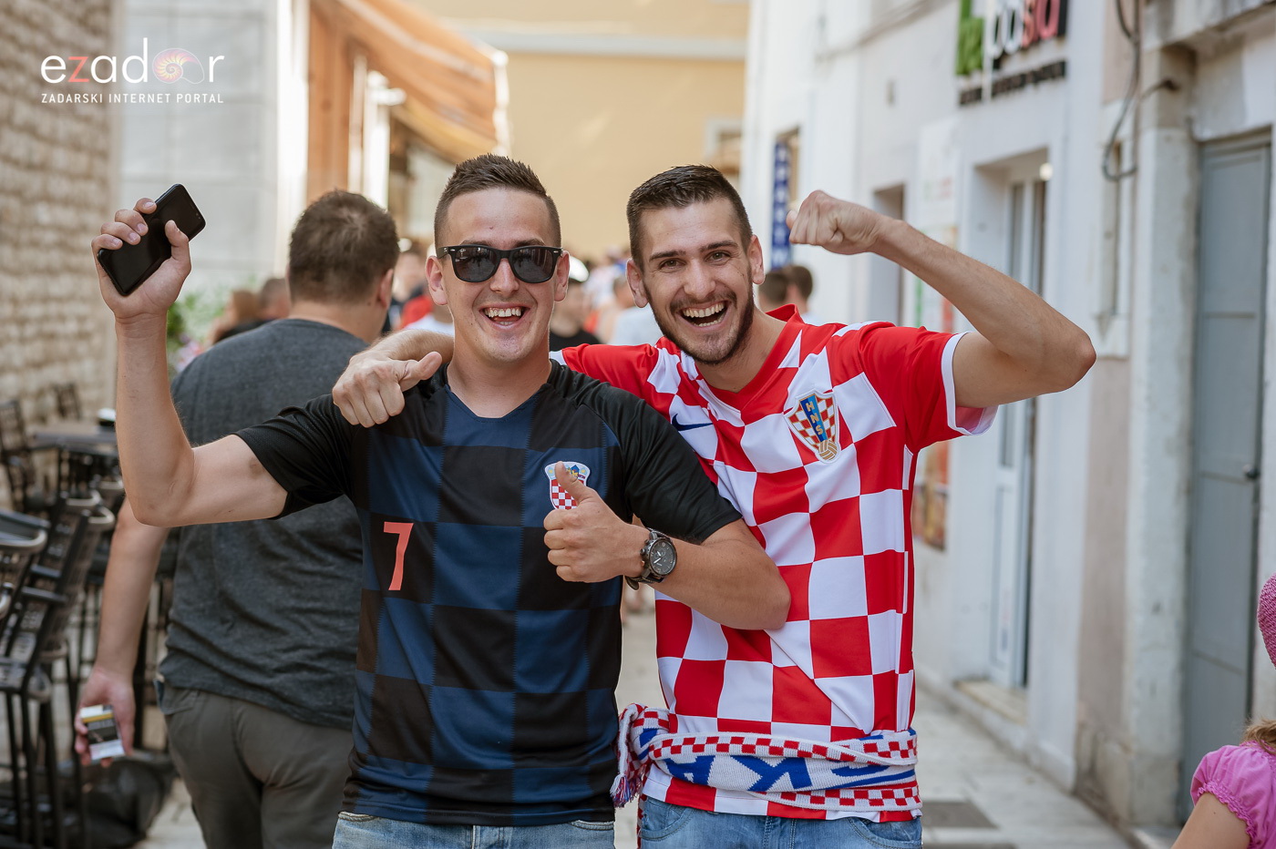 Navijačko ludilo u Zadru za vrijeme i nakon finala Svjetskog prvenstva Navijačko ludilo u Zadru za vrijeme i nakon finala Svjetskog prvenstva