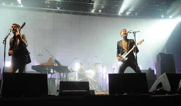 Zagreb, 240609.
Prva vecer T-mobile IN Music Festivala koji se odrzava na Jarunu na dvije pozornice. Kao zvijezde prve veceri nastupili su Lilly Allen, Kraftwerk, Franz Ferdinand na T-mobile stageu i Rokia Traore na Nokia stageu. 
Na fotografiji:  Franc F