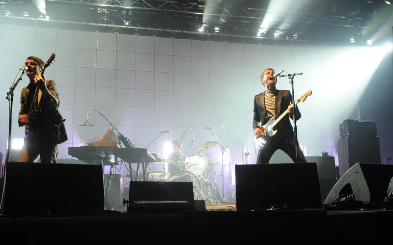 Zagreb, 240609.
Prva vecer T-mobile IN Music Festivala koji se odrzava na Jarunu na dvije pozornice. Kao zvijezde prve veceri nastupili su Lilly Allen, Kraftwerk, Franz Ferdinand na T-mobile stageu i Rokia Traore na Nokia stageu. 
Na fotografiji:  Franc F