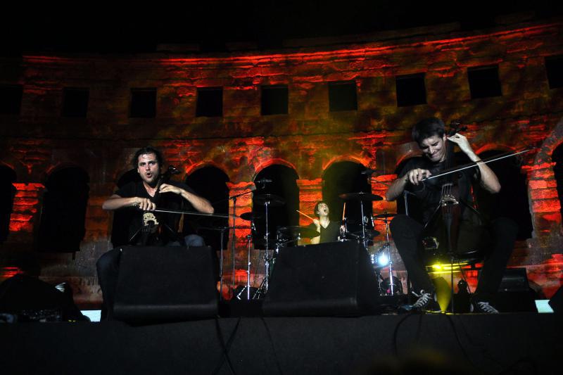 2CELLOS održali koncert u pulskoj Areni i oduševili 5 tisuća fanova, Foto: Duško Marušić/PIXSELL