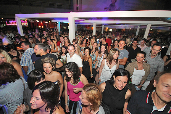 Severina na Ponton Festivalu, 30. srpnja (foto:Saša Čuka) Severina na Ponton Festivalu, 30. srpnja (foto:Saša Čuka)