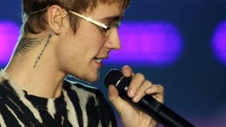 Image 379365 (auto) Image 379365 (auto)