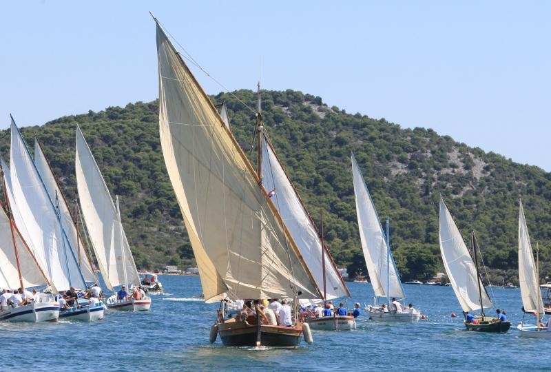 Betina: Održana tradicionalna regata za dušu i tilo, Foto: Duško Jaramaz/PIXSELL Betina: Održana tradicionalna regata za dušu i tilo, Foto: Duško Jaramaz/PIXSELL