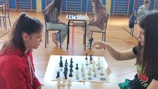 Osnovna škola Krune Krstića bila domaćin prijateljskog međuškolskog turnira u šahu Osnovna škola Krune Krstića bila domaćin prijateljskog međuškolskog turnira u šahu