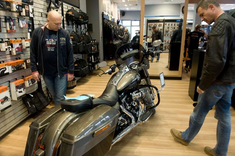 Zagreb – U prodavaonici i zastupnistvu Harley Davidson motora odrzani su Dan otvorenih vrata na kojem su posjetioci mogli razgledati motocikle i neke od njih isprobati. Photo: Davor Visnjic/PIXSELL