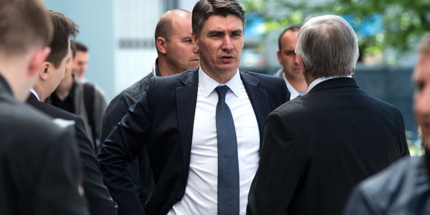 Zagreb, 230413.
Fakultet Elektrotehnike.
Unska 3.
Predsjednik Vlade Zoran Milanovic i potpredsjednik Vlade i ministar regionalnoga razvoja i fondova Europske unije Branko Grcic posjetili su Fakultet elektrotehnike i racunarstva Sveucilista u Zagrebu (FER) Zagreb, 230413.
Fakultet Elektrotehnike.
Unska 3.
Predsjednik Vlade Zoran Milanovic i potpredsjednik Vlade i ministar regionalnoga razvoja i fondova Europske unije Branko Grcic posjetili su Fakultet elektrotehnike i racunarstva Sveucilista u Zagrebu (FER)