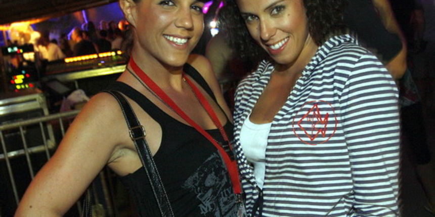 U tijeku je 8. dan The Garden Festivala 2009, ovgodisnjeg naziva “A Double Whammy 2009”; Natali Dizdar