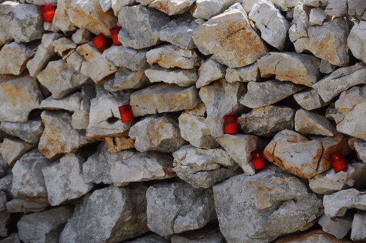 Kornat, 300811.
Obiljezavanje 4. obljetnice kornatske tragedije, u kojoj je, gaseci pozar na Kornatu 30. kolovoza 2007. godine, smrtno stradalo 12 vatrogasaca. Obitelji poginulih vatrogasaca, njihovi prijatelji te visoko izaslanstvo na otoku Kornat, u uv Kornat, 300811.
Obiljezavanje 4. obljetnice kornatske tragedije, u kojoj je, gaseci pozar na Kornatu 30. kolovoza 2007. godine, smrtno stradalo 12 vatrogasaca. Obitelji poginulih vatrogasaca, njihovi prijatelji te visoko izaslanstvo na otoku Kornat, u uv
