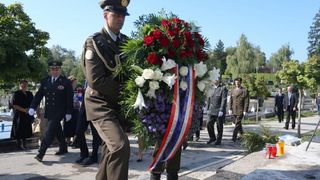 Mirogoj, Predrag Matic, polaganje vijenaca, Gordana Sobol, Drago Lovric, Dan domovinske zahvalnosti Mirogoj, Predrag Matic, polaganje vijenaca, Gordana Sobol, Drago Lovric, Dan domovinske zahvalnosti