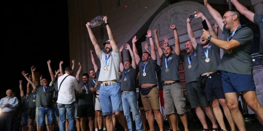Dodjela Stita kneza Domagoja pobjednicima bjelovarskim ladjarima iz Sportske udruge Argonaut. Photo: Ivo Cagalj/PIXSELL Dodjela Stita kneza Domagoja pobjednicima bjelovarskim ladjarima iz Sportske udruge Argonaut. Photo: Ivo Cagalj/PIXSELL
