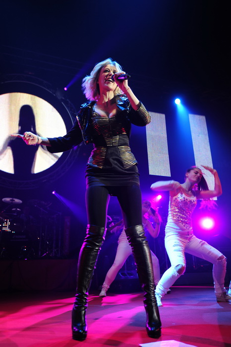 Split, 271111.
Spaladium Arena.
Veceras su u Spaladium areni pred oko 4000 posjetitelja nastupili Momcilo Bajagic Bajaga (u prvom dijelu) i Jelena Rozga (u drugom dijelu). Koncert je organizirala Karlovacka pivovara.
Na slici: Jelena Rozga
Foto: Nikola Vi