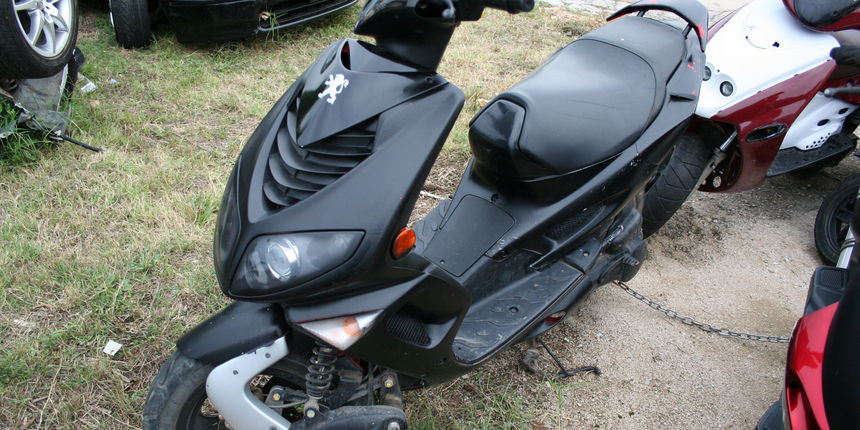 Pronađen moped (Foto:PU zadarska) Pronađen moped (Foto:PU zadarska)