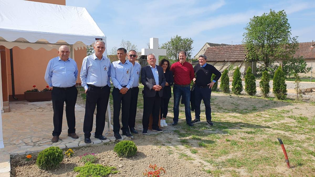 Donacija Vukšićkih bećara novoj crkvi u Baranji