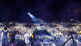 Mišo Kovač i prijatelji na Starom placu u Splitu Mišo Kovač i prijatelji na Starom placu u Splitu