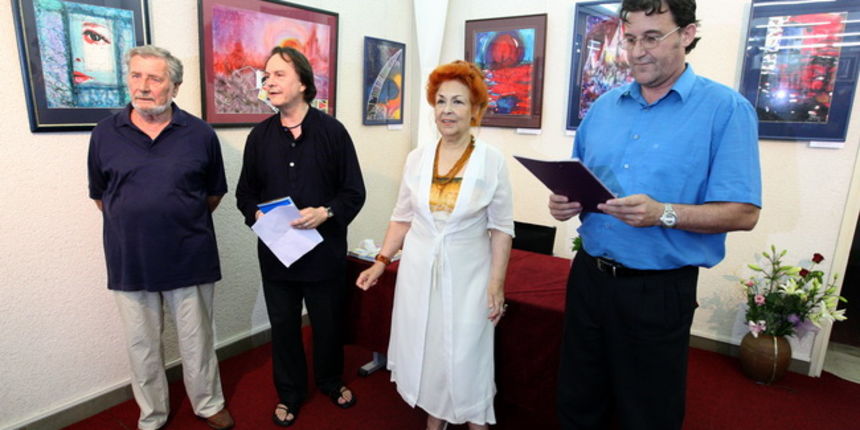 Zadar, 300610. U izlozbenoj dvorani Znanstvene knjiznice izlozbu pod imenom U Europskim galerijama i edicijama priredila je Marija Visic Guina (treca s desna). Na fotografiji: detalj s izlozbe. Foto: Vladimir Ivanov / Cropix Zadar, 300610. U izlozbenoj dvorani Znanstvene knjiznice izlozbu pod imenom U Europskim galerijama i edicijama priredila je Marija Visic Guina (treca s desna). Na fotografiji: detalj s izlozbe. Foto: Vladimir Ivanov / Cropix