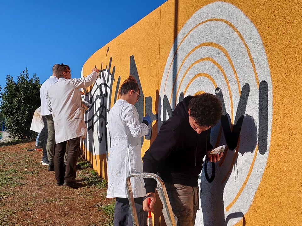Učenici Škole primijenjene umjetnosti i dizajna oslikavaju još jedan zid na Višnjiku