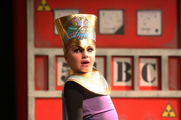 “Karnevalski vremeplov” plesne udruge “Gesta” (foto:Saša Čuka) “Karnevalski vremeplov” plesne udruge “Gesta” (foto:Saša Čuka)