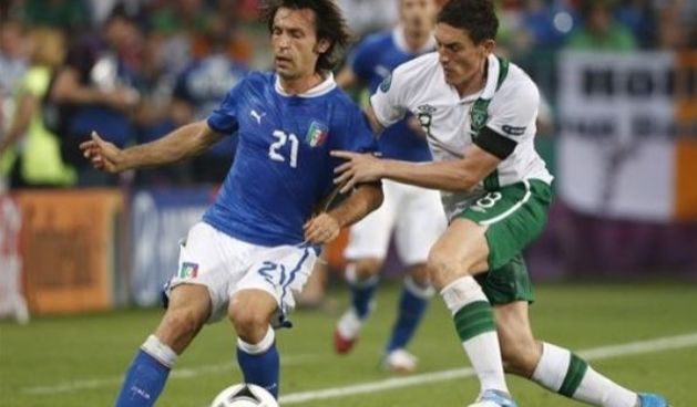 Andrea Pirlo i Keith Andrews, foto: AP Photo