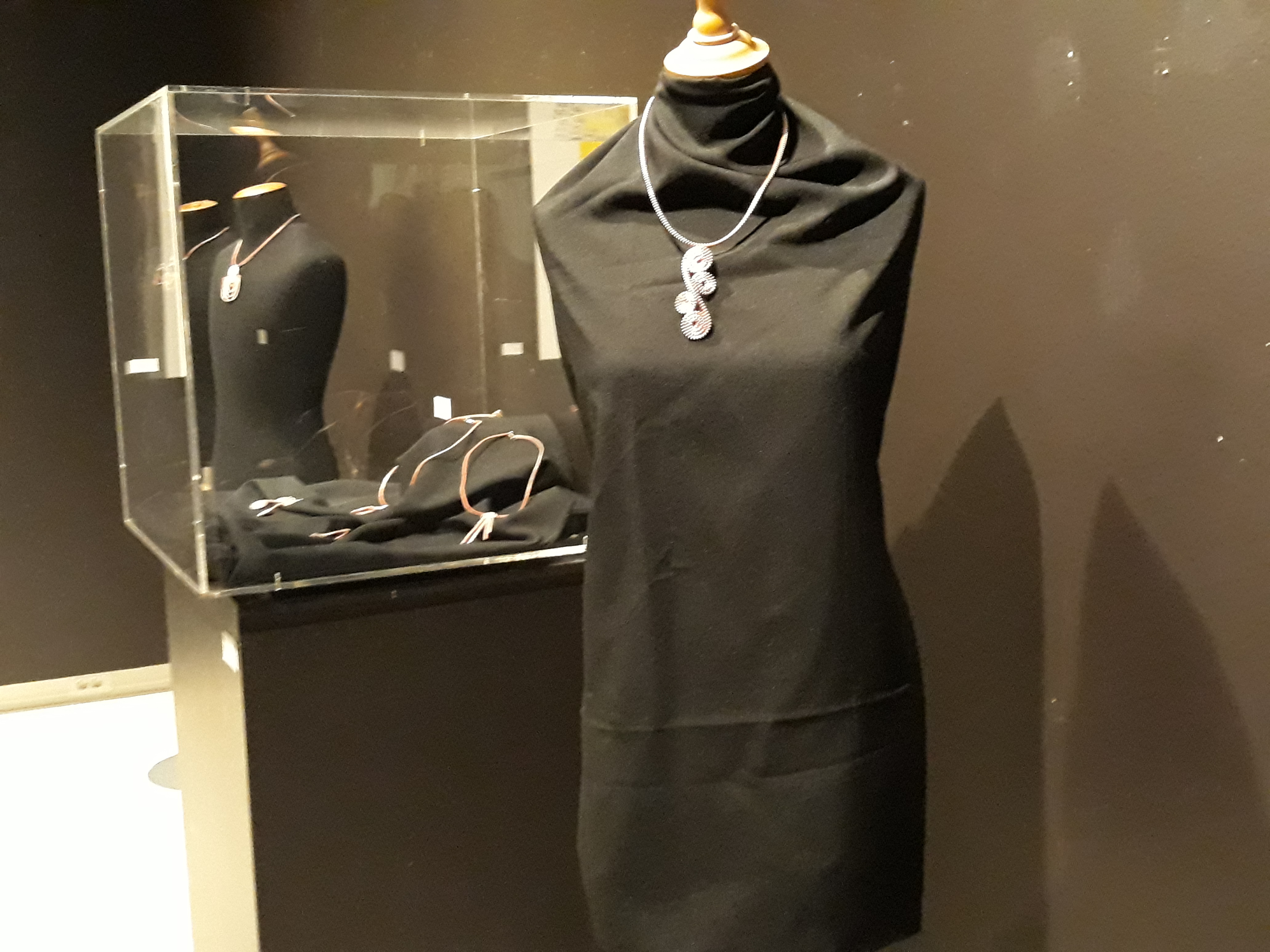 Iz profesorskih atelja – izložba nastavnika ŠPUD-a Iz profesorskih atelja – izložba nastavnika ŠPUD-a