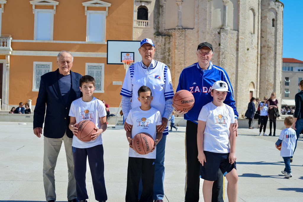 Basket na Forumu: Košarkaške legende protiv mlađih uzrasta KK Zadar Basket na Forumu: Košarkaške legende protiv mlađih uzrasta KK Zadar