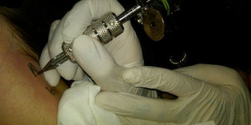 Avril Lavigne-tetovaža ( foto Twitter)