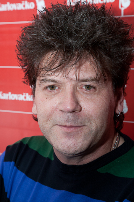 Karlovacko live: Halid Beslic i Crvena jabuka u dvorani Kresimir Cosic u Zadru, Foto: Leo Banic Karlovacko live: Halid Beslic i Crvena jabuka u dvorani Kresimir Cosic u Zadru, Foto: Leo Banic