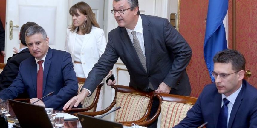 Sjednica Vlade RH sa velikim brojem tocaka dnevnog reda odrzana je u sjeni krize vlasti i zahtjeva za opozivom premijera i potpredsjednika. Tomislav Karamarko, Tihomir Oreskovic, Bozo Petrov. Photo: Patrik Macek/PIXSELL
