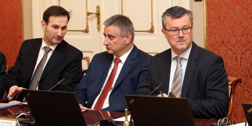 Zagreb – 12. sjednica Vlade Republike Hrvatske. Miro Kovac, Tomislav Karamarko, Tihomir Oreskovic. Photo: Robert Anic/PIXSELL