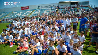 Zadarska vatrena četvorka na Stanovima se družila s mladim zadarskim nogometašima Zadarska vatrena četvorka na Stanovima se družila s mladim zadarskim nogometašima