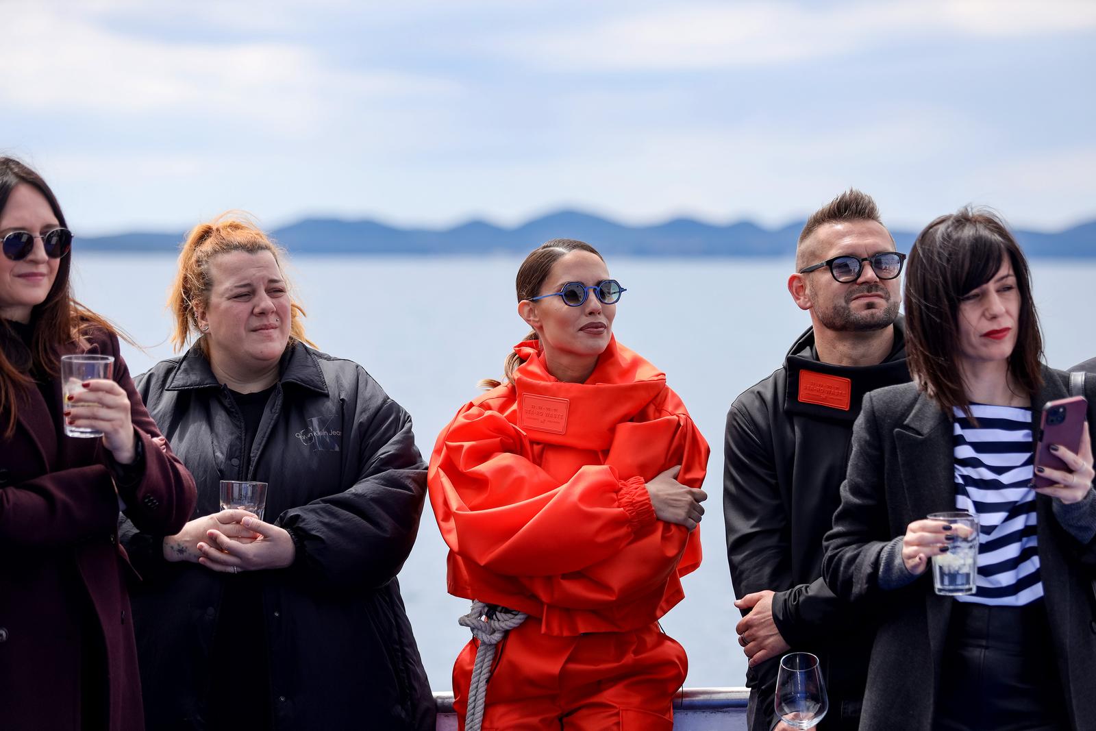 Ekološka manifestacija “Uz more, za more: zelena misija za održivu budućnost Hrvatske” održala se danas na plivarici Škoda koja je jutros u 11 sati isplovila iz zadarske luke Gaženica prema Ugljanu gdje će se provela akcija izvlačenja odbačenih ribarskih Ekološka manifestacija “Uz more, za more: zelena misija za održivu budućnost Hrvatske” održala se danas na plivarici Škoda koja je jutros u 11 sati isplovila iz zadarske luke Gaženica prema Ugljanu gdje će se provela akcija izvlačenja odbačenih ribarskih