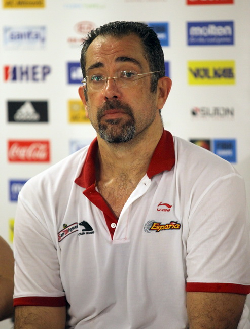 Zadar, 180710.
Dvorana Kresimira Cosica na Visnjiku.
Kosarkaska utakmica za 3.mjesto Prvenstva Europe do 20 godina izmedju Hrvatske i Spanjolske.
Na fotografiji : trener Spanjolske Huan Antonio Orenga
Foto : Vladimir Ivanov / CROPIX