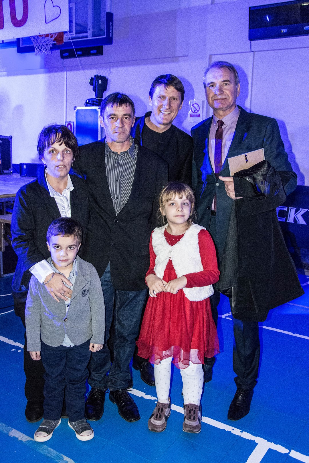 Humanitarni koncert “Za malu Enu” u Povljani Humanitarni koncert “Za malu Enu” u Povljani