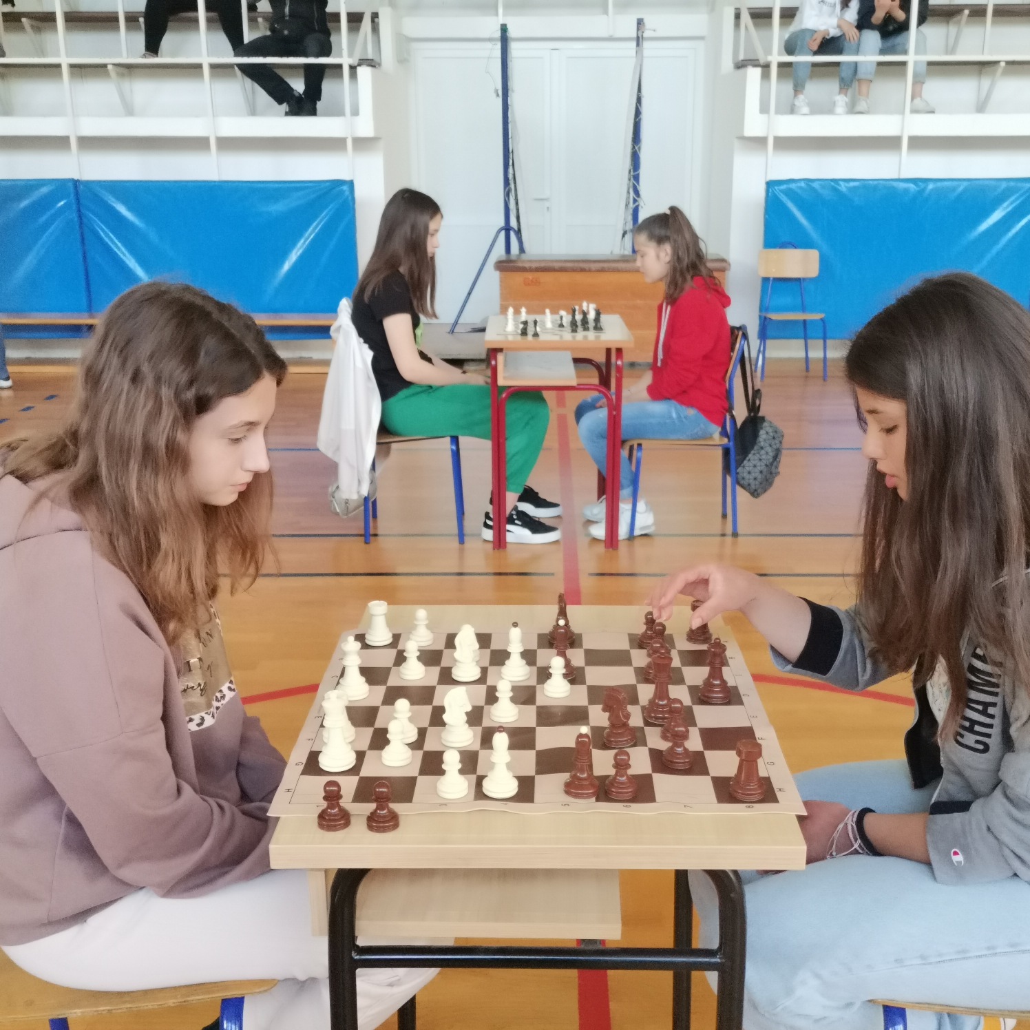 Osnovna škola Krune Krstića bila domaćin prijateljskog međuškolskog turnira u šahu Osnovna škola Krune Krstića bila domaćin prijateljskog međuškolskog turnira u šahu