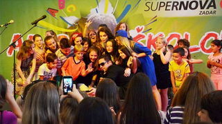 Supernova: Adio školo uz uručenje nagradnog automobila Audi A 1 i velike donacije u visini 50.000 kn HCK-u Supernova: Adio školo uz uručenje nagradnog automobila Audi A 1 i velike donacije u visini 50.000 kn HCK-u