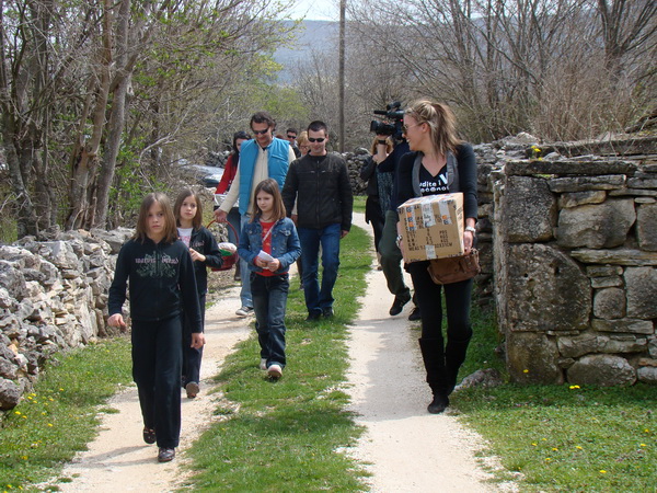 Humanitani uskrsni konvoj Zadar – Oklaj